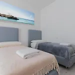 Ferienhaus Wave Island! Luxury A - Piscina E Park Free!