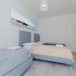 Ferienhaus Wave Island! Luxury A - Piscina E Park Free! Lido di Jesolo