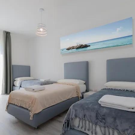 Semesterbostad Wave Island! Luxury A - Piscina E Park Free! Lido di Jesolo